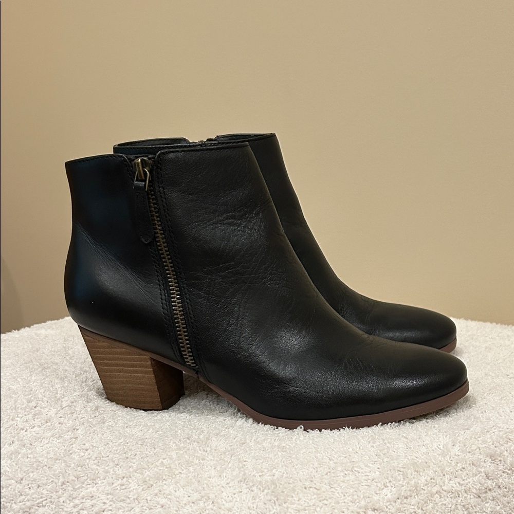 Crown Vintage Black Leather Ankle Boots